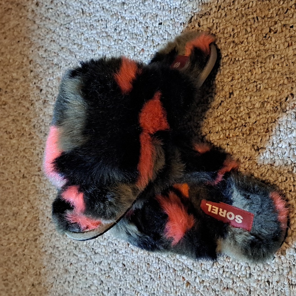 Sorel Go Mail Run Slide Slipper Black & Pink